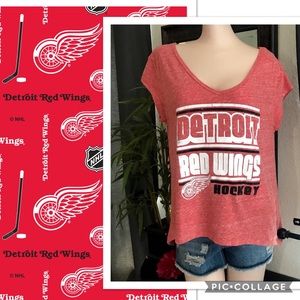Detroit Red Wings Hi-Low V Neck T-Shirt